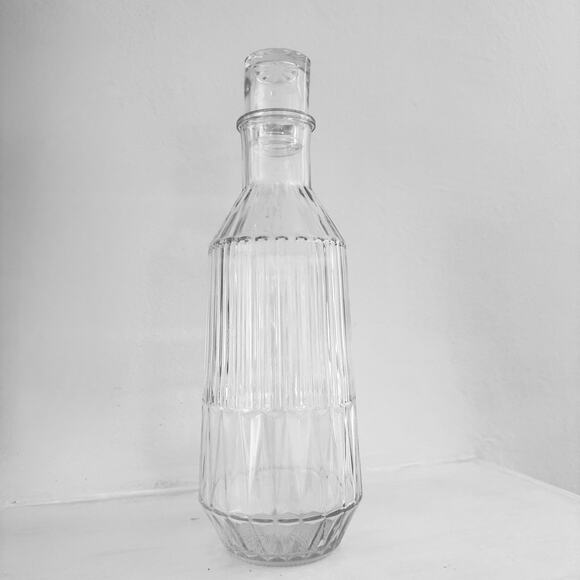 IKEA SALLSKAPLIG Clear Glass Pattern Carafe with Stopper - Picture 2 of 2